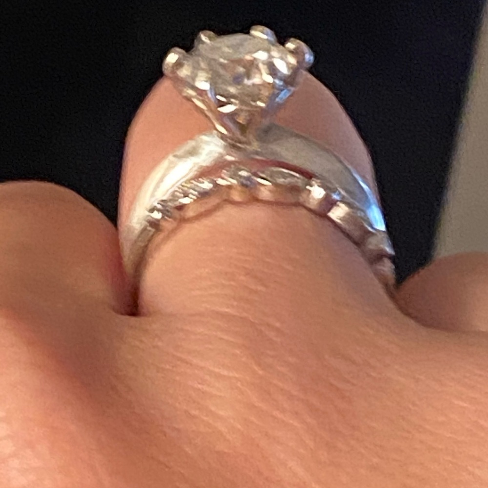 Engagement Ring - Picture 4 of 4